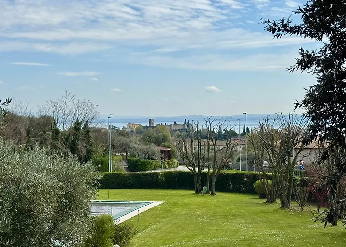 Amazing Lake View With Two Swimming Pools Near Beach
