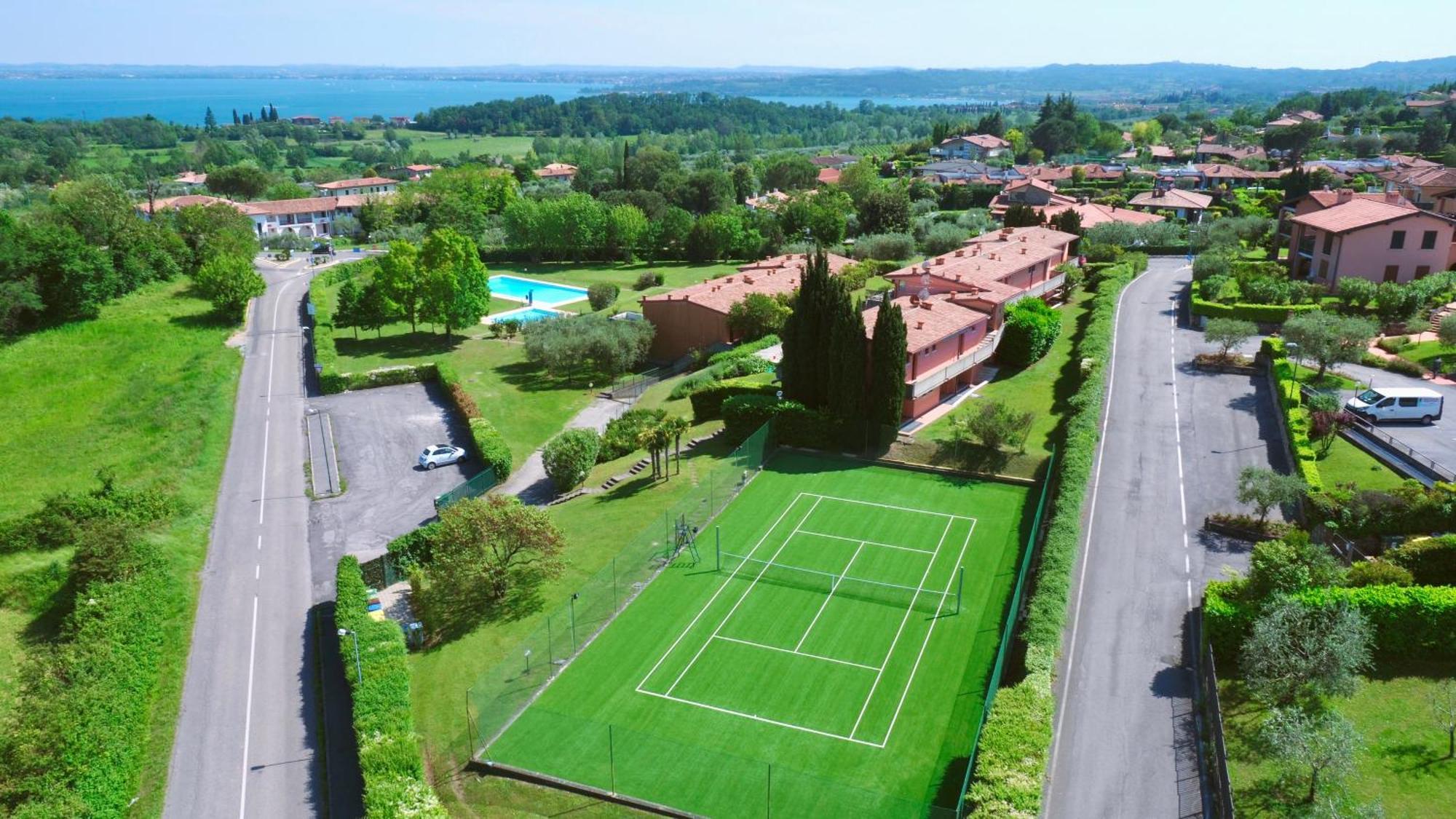 Amazing View With Two Swimming Pools Near Apartment Soiano Del Lago